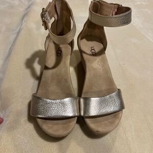 UGG Zoe II Metallic Wedge Women's 7 Buckle Ankle Strap Open Toe Sandal Bronze